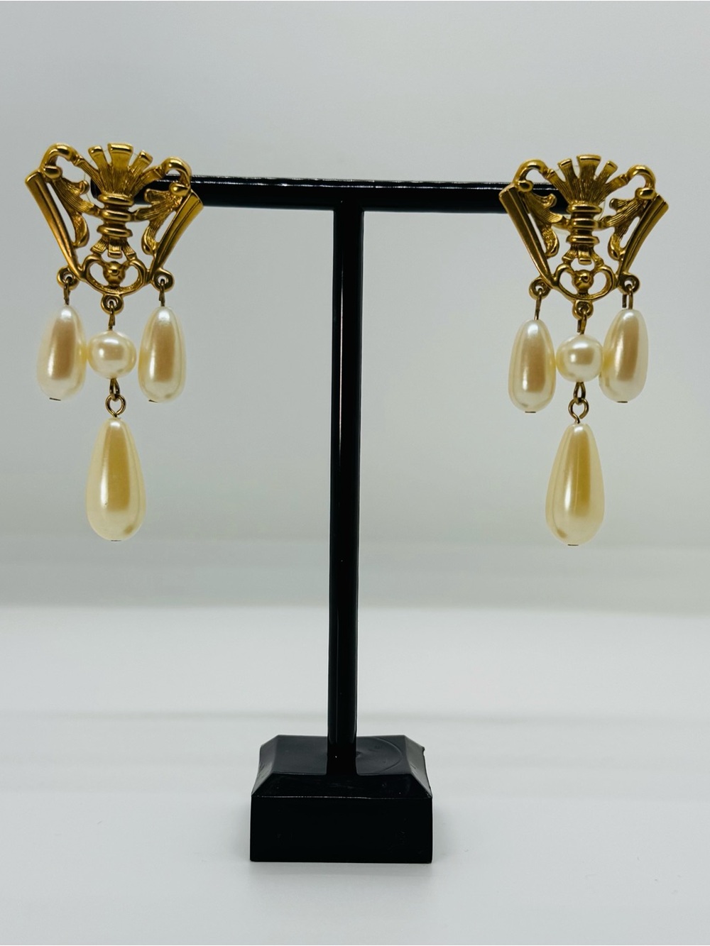 Vintage Avon Etruscan Style Faux Pearl Dangle Earrings Gold Tone Pierced Signed